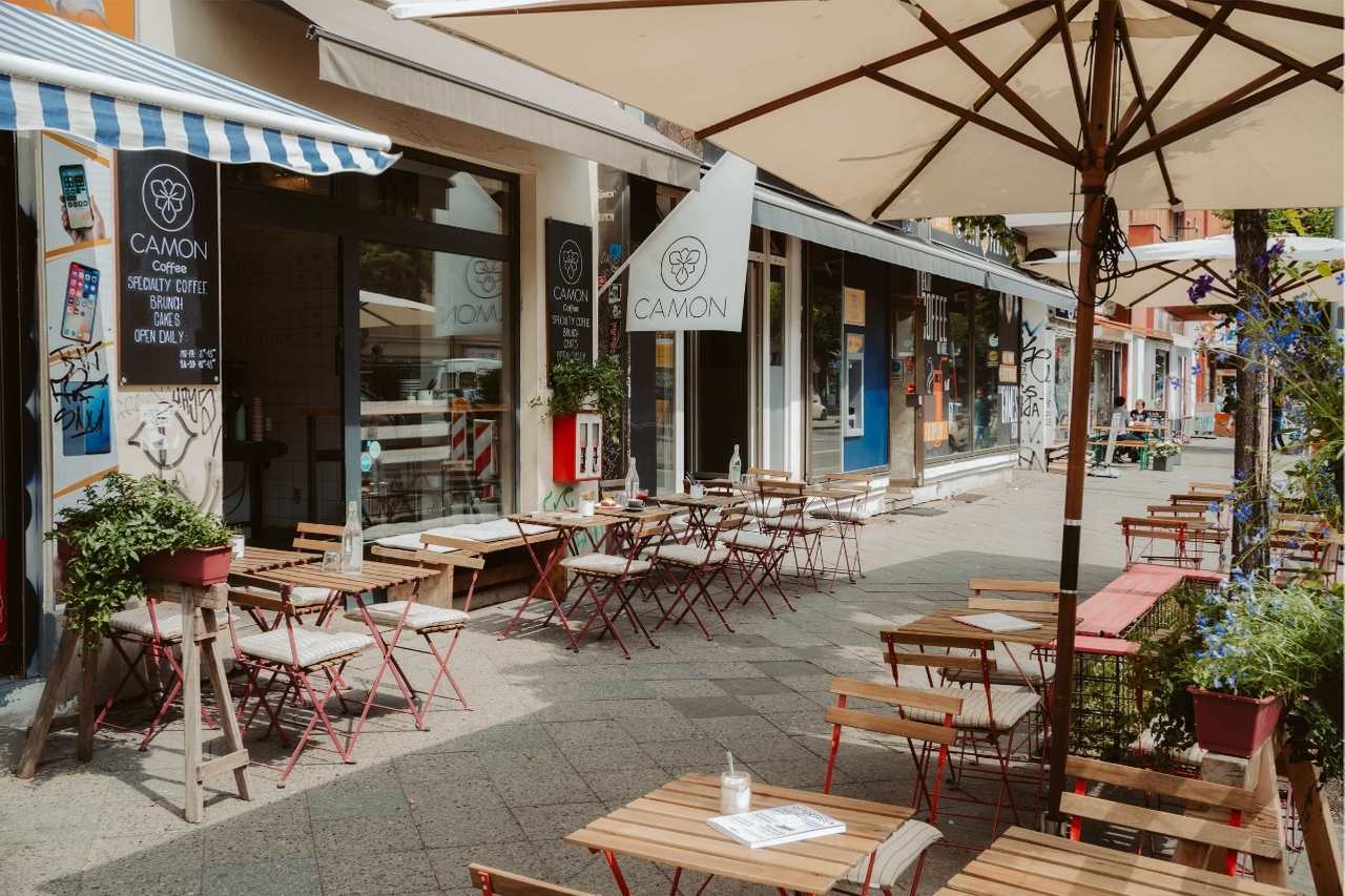 CAMON Coffee outside